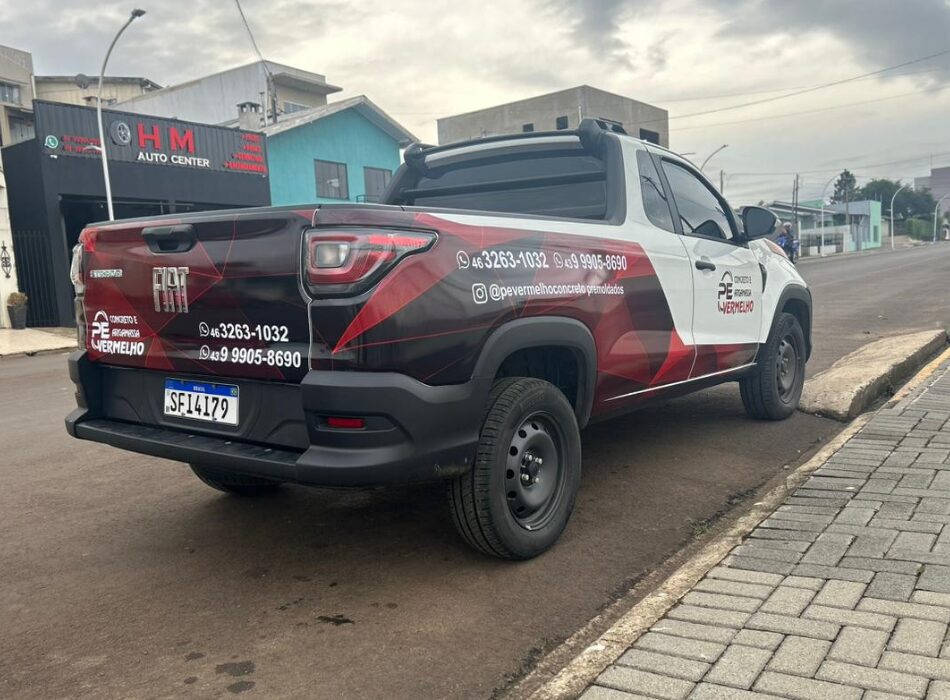 veículos pé vermelho traseira